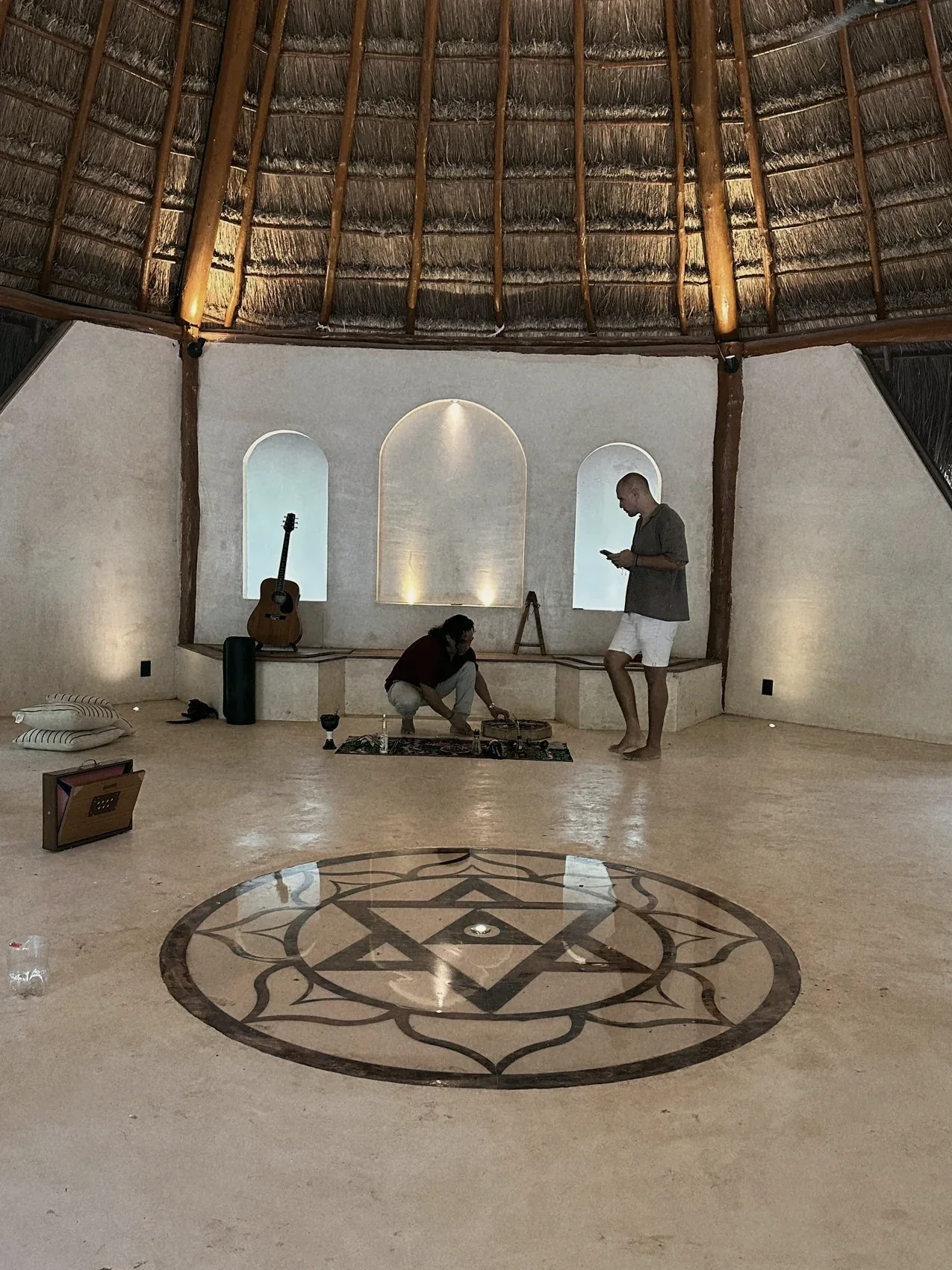 El mandala grabado en el piso